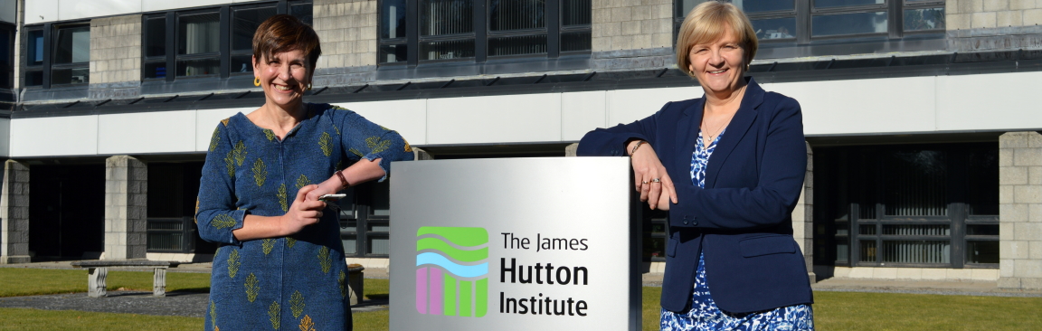 Prof Deb Roberts (left) and Councillor Jenny Laing, leader of ACC