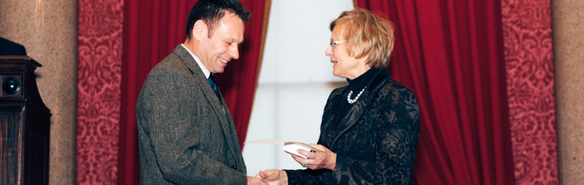 Euan Caldwell receives RASE Tech Medal (image Eleanor Joy Photography)
