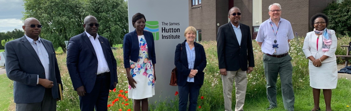 Image of the visit by a delegation of the Kenyan High Commission