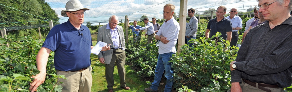 Dr Rex Brennan (left) has received the Matthew Mack Award