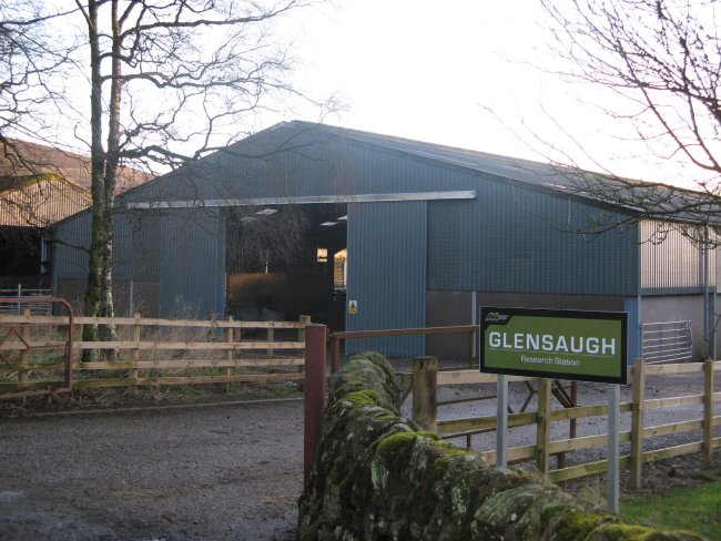Barn at Glensaugh and signpost