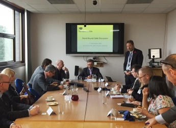 Professor Colin Campbell welcomes attendees to discussion (c) JHI