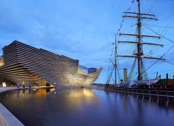 V&A Dundee and RRS Discovery (photo by Hufton Crow)
